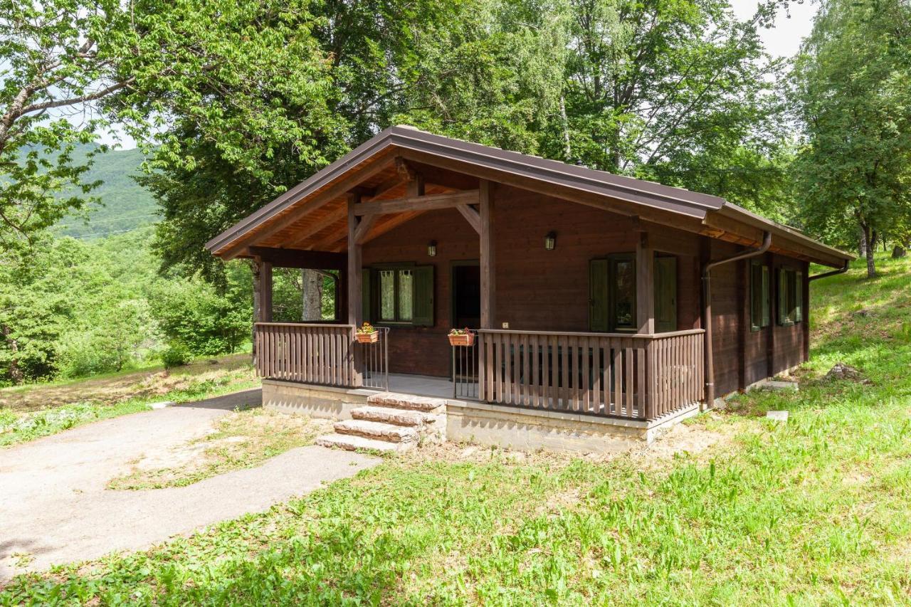 Villaggio Anemone Chalet Fragolina Capanne di Sillano Экстерьер фото