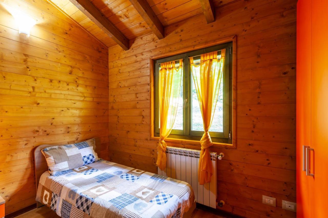 Villaggio Anemone Chalet Fragolina Capanne di Sillano Экстерьер фото